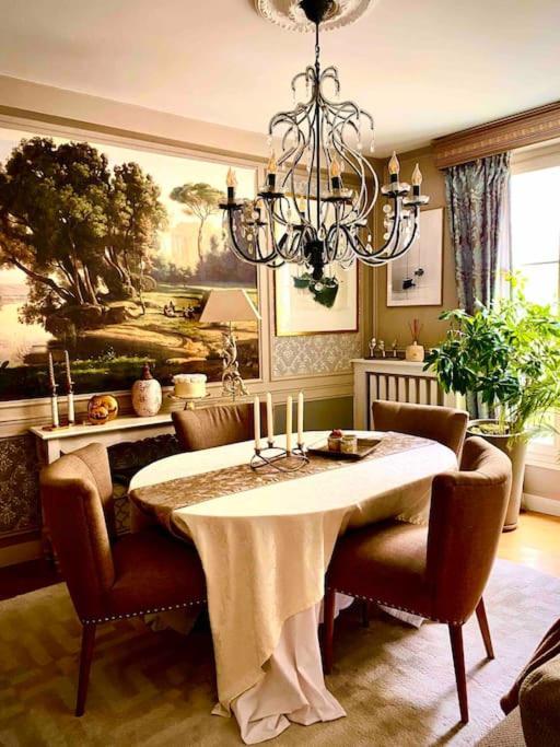 Elegant Luxury Private By Eiffel Tower Paris