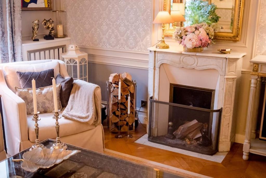 Elegant Luxury Private By Eiffel Tower